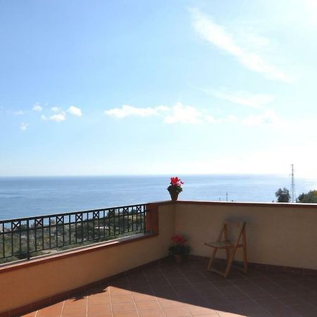 Villa Gemma Di Mare Santa Teresa Di Riva Exterior photo