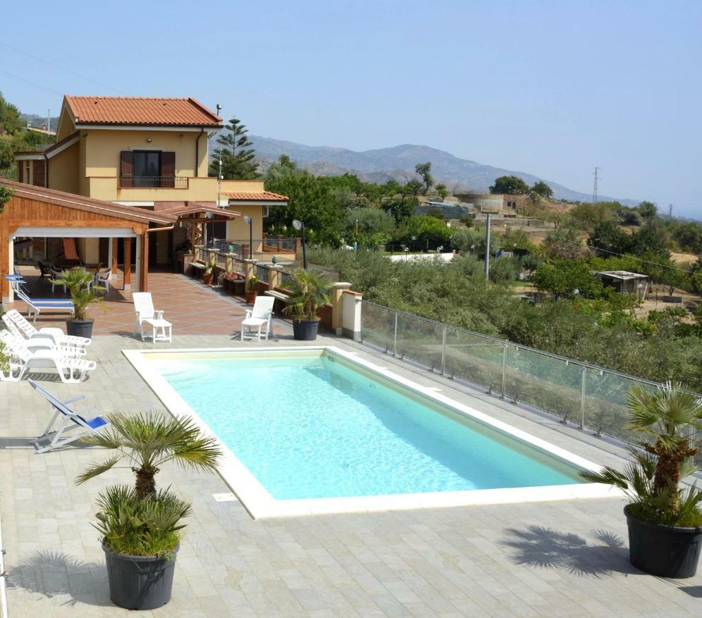 Villa Gemma Di Mare Santa Teresa Di Riva Exterior photo