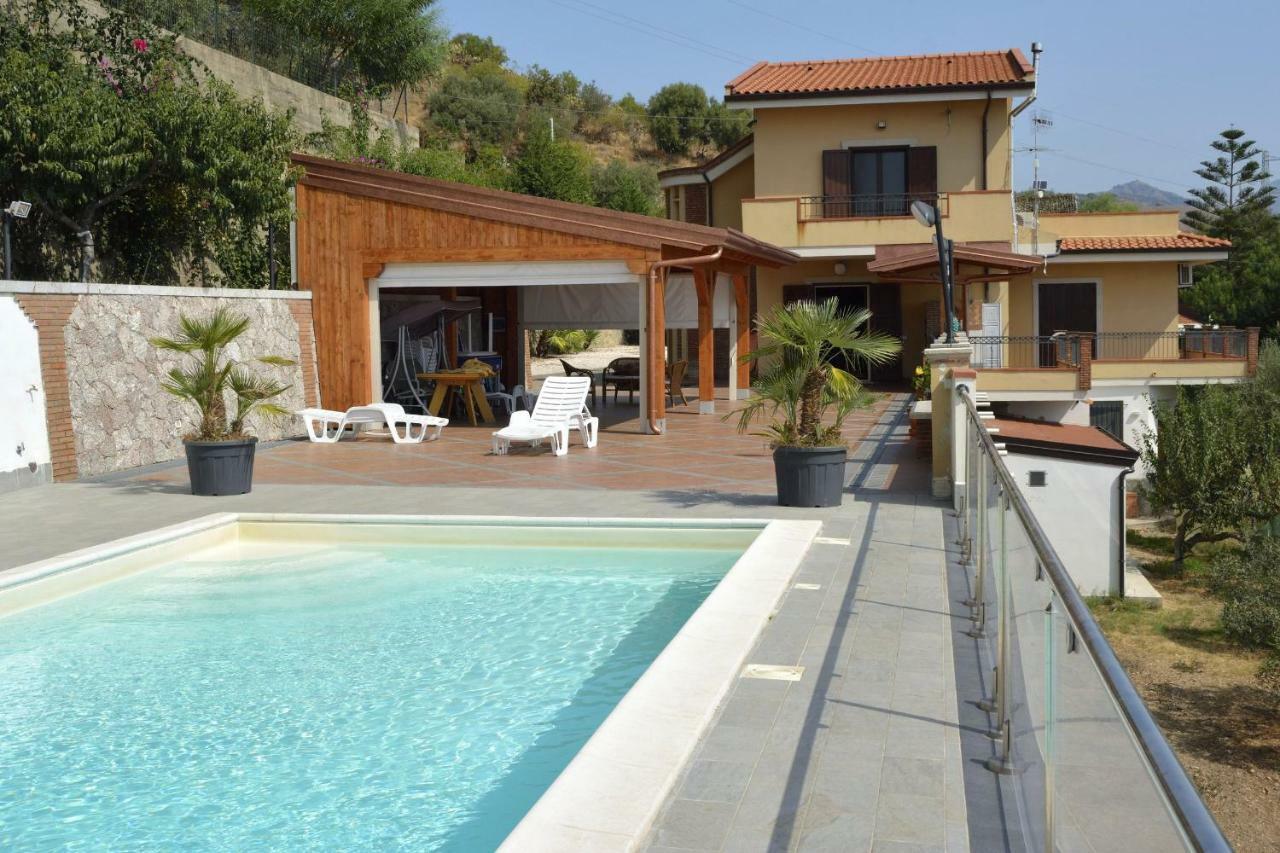 Villa Gemma Di Mare Santa Teresa Di Riva Exterior photo