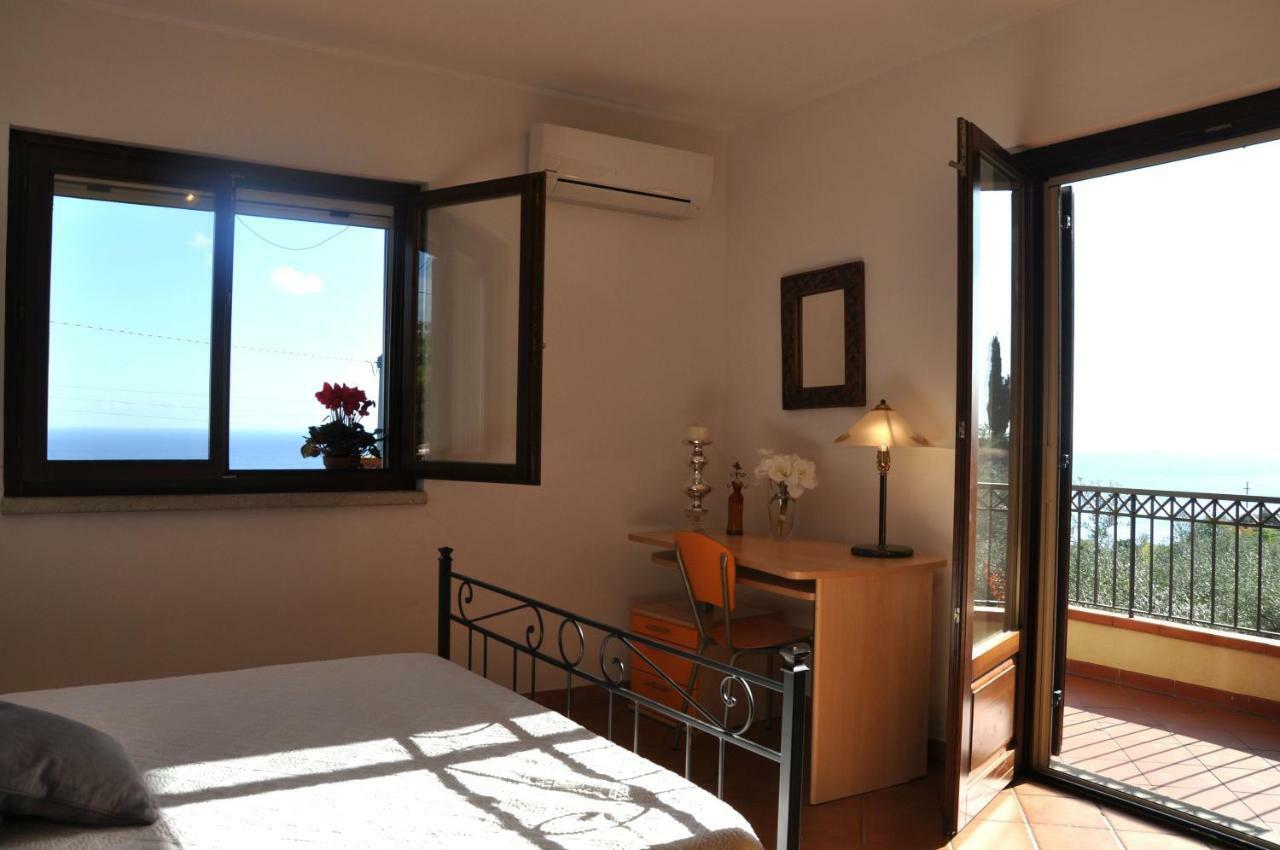 Villa Gemma Di Mare Santa Teresa Di Riva Exterior photo