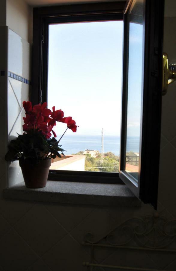 Villa Gemma Di Mare Santa Teresa Di Riva Exterior photo