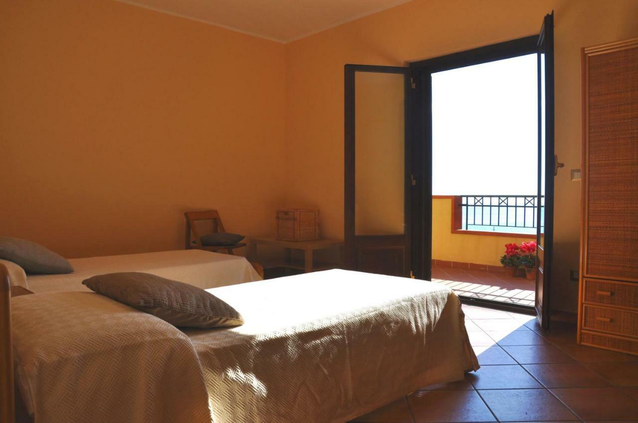 Villa Gemma Di Mare Santa Teresa Di Riva Exterior photo