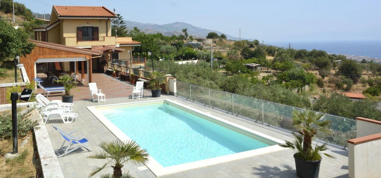 Villa Gemma Di Mare Santa Teresa Di Riva Exterior photo